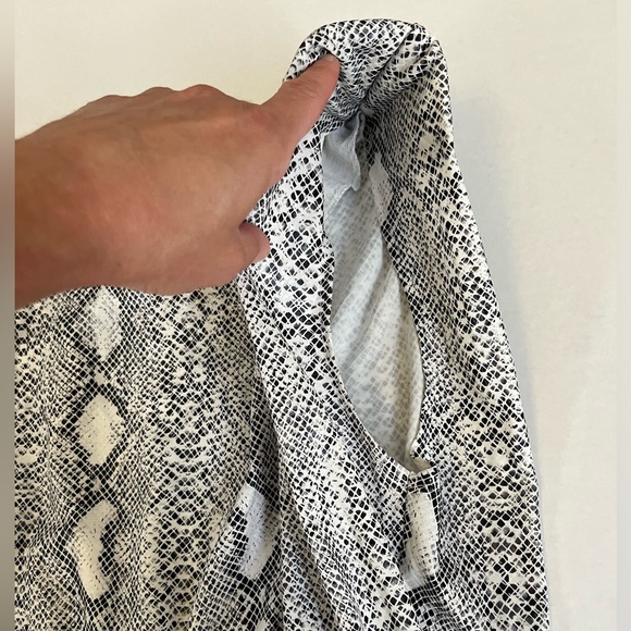 Pants store faux snakeskin top, size small. - Picture 7 of 8